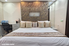 Near CCU Airport CC2 BBCC Sec V With Pool Gym, Kolkata