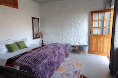 Arthaat Room 3 by T C Living Chakrata, Tyuni