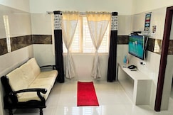 Kutralam Ezhilagam Hotel, Kutralam