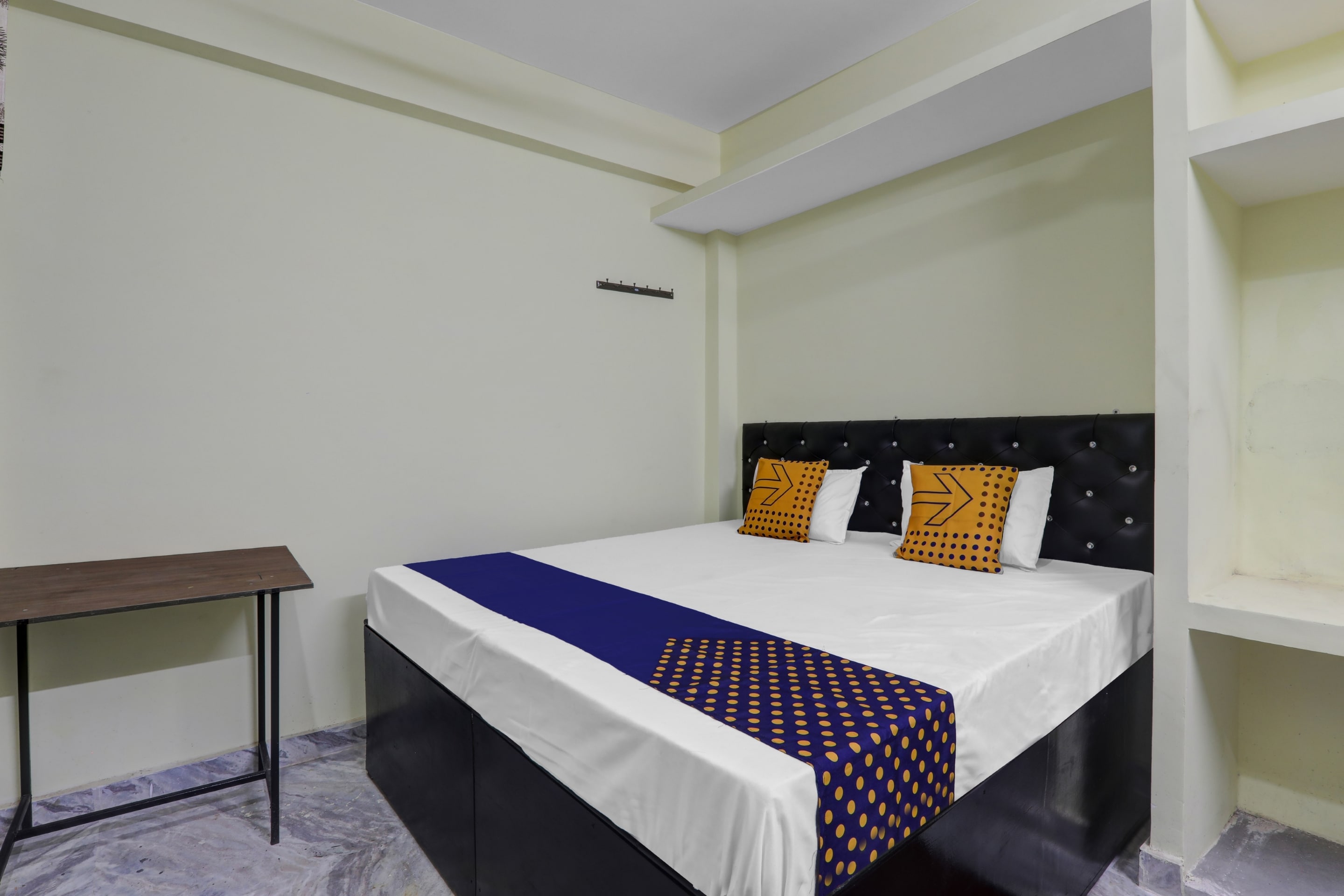 Hotel O George Town - Tap to explore photos