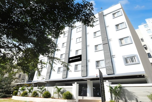 Super Townhouse IKON SUITES