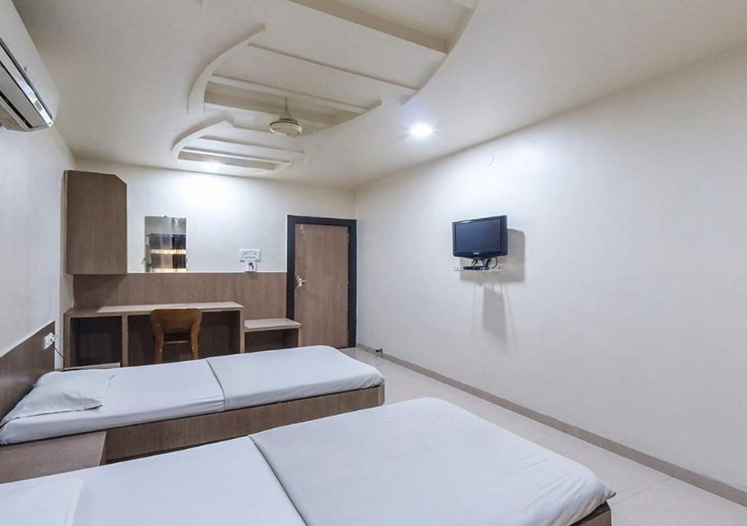 Twin Bed Deluxe Room 1