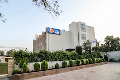 HOTEL PREMIUM FLEMINGO, Zirakpur