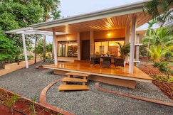 StayVista | Green Grove w/ Bonfire & Mountain View, Khanvel