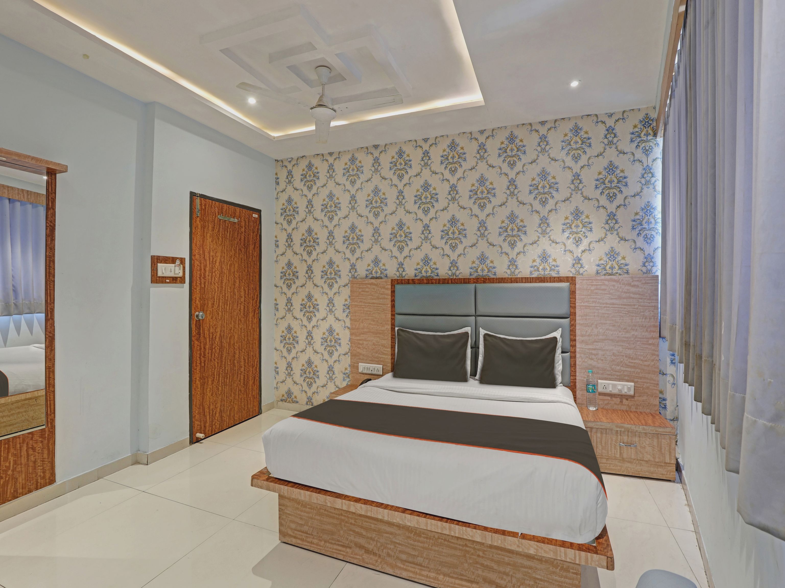 Collection O  813968 Hotel Park View Villa - Tap to explore photos