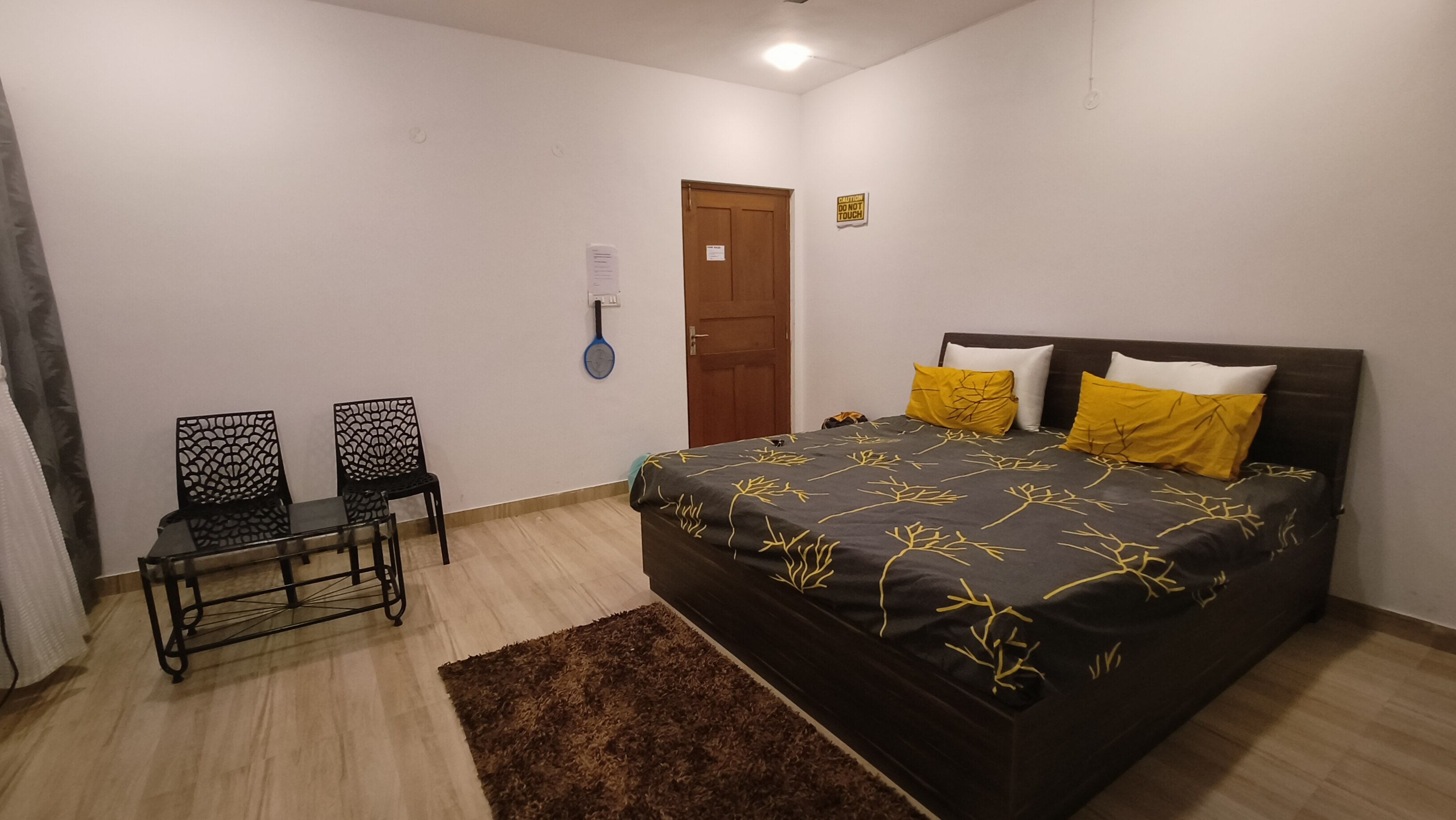 Studio Home stay - Tap to explore photos