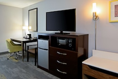 Hampton Inn & Suites Bakersfield/Hwy 58, CA, Kern
