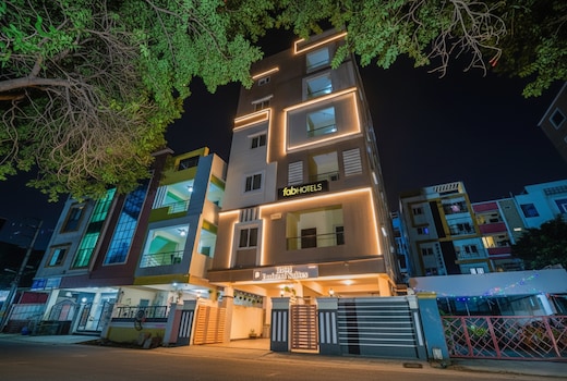FabHotel Eminent Suites Banjara Hills - Nr LV Prasad Institute
