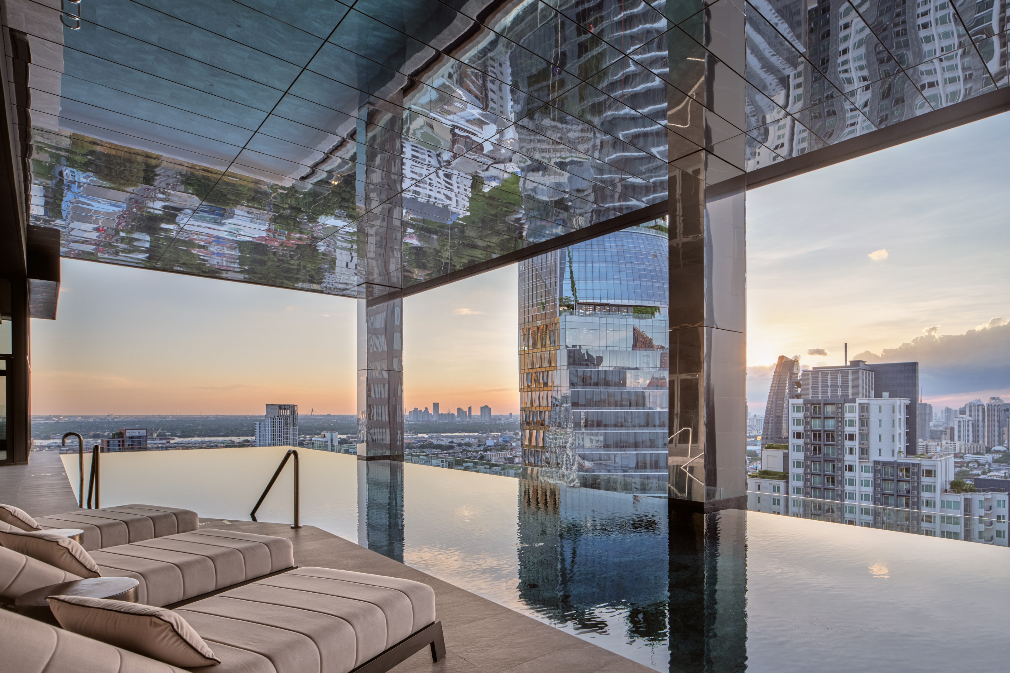 InterContinental Bangkok Sukhumvit  - Tap to explore photos