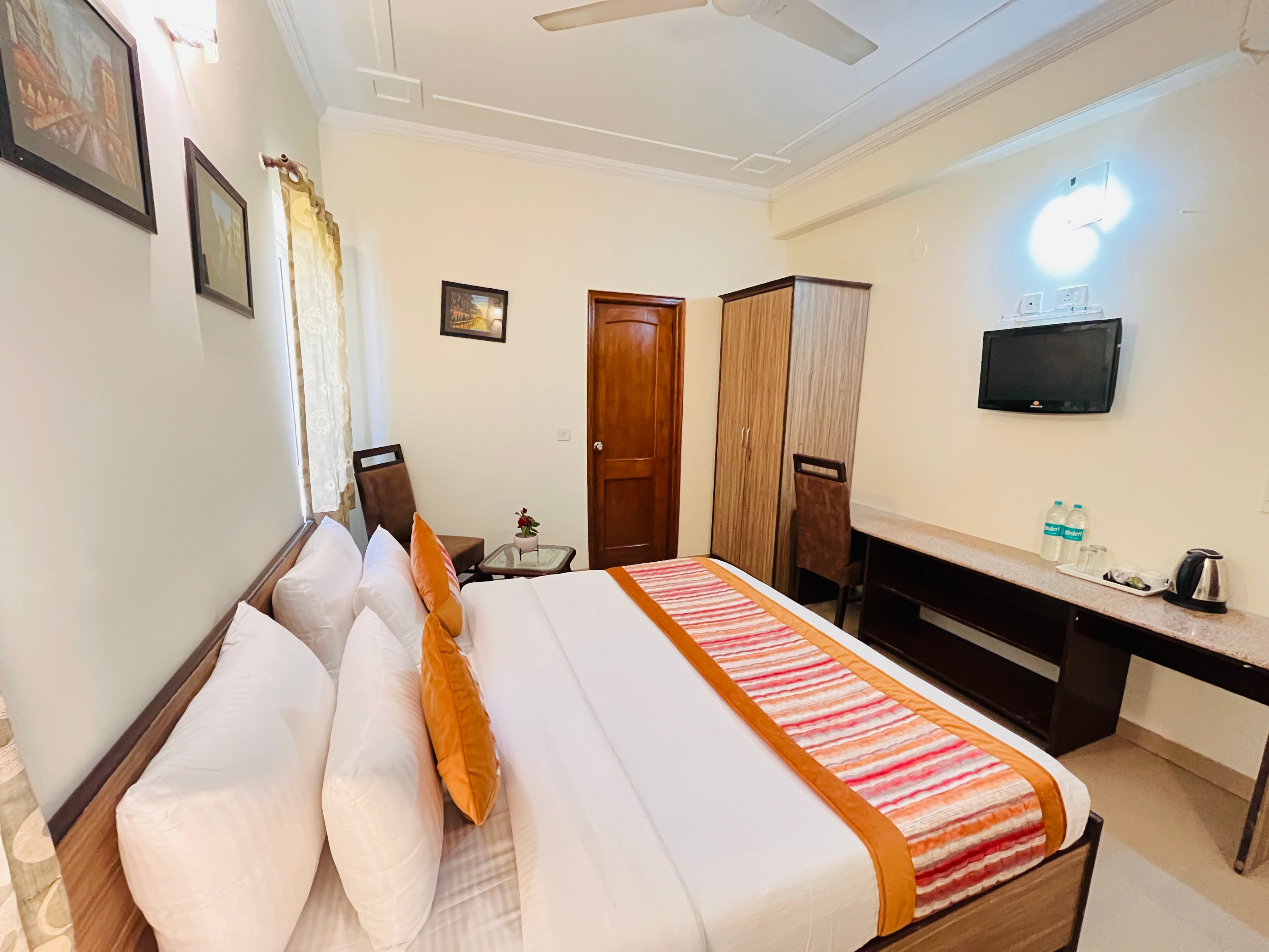 Persona International Hotel Karol Bagh Delhi - Tap to explore photos