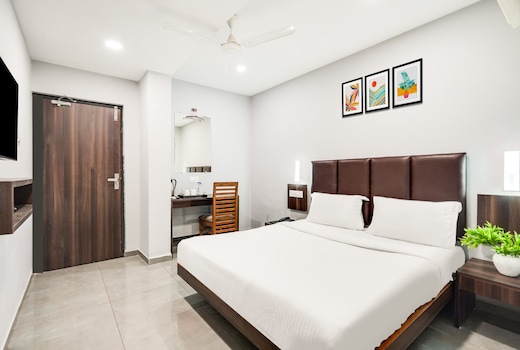 Palette Country Club Surat