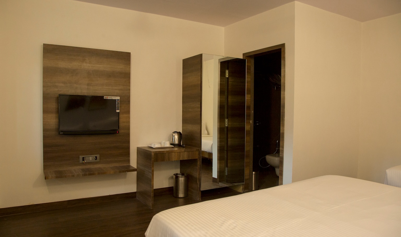 Deluxe Triple Room 1