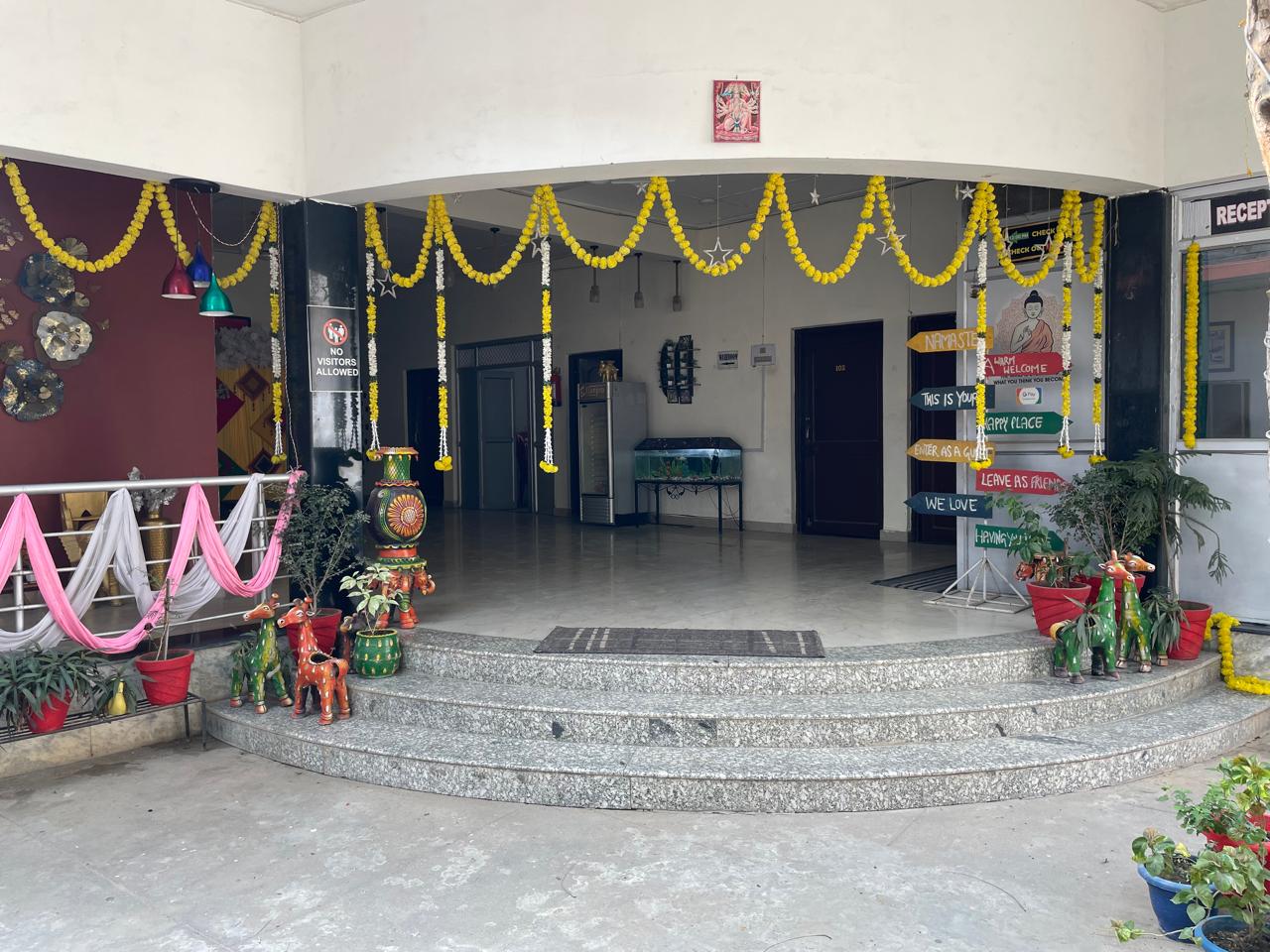 Lord Buddha Guest House Gorakhpur - Tap to explore photos