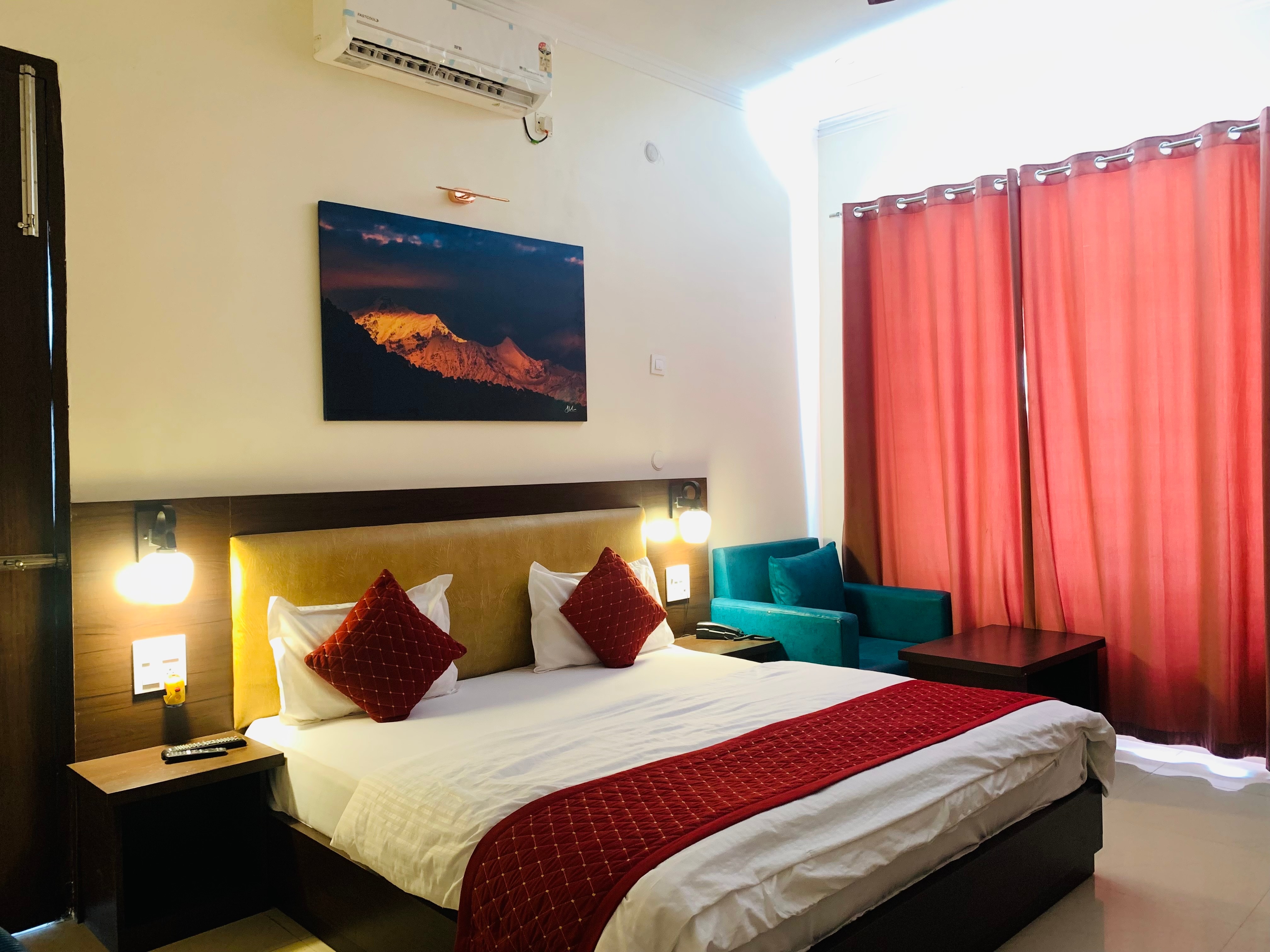 Hotel Vasudha - Tap to explore photos