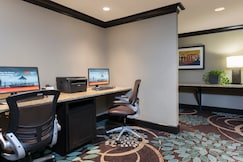 Staybridge Suites CHICAGO-OAKBROOK TERRACE, an IHG hotel, McHenry
