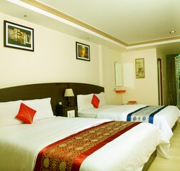 Valley view executive family room