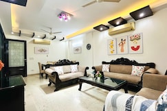 BluO Park Facing 3BHK - Balcony, Lift, Parking, Delhi