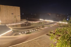 Bo- Teak Private room, Delhi