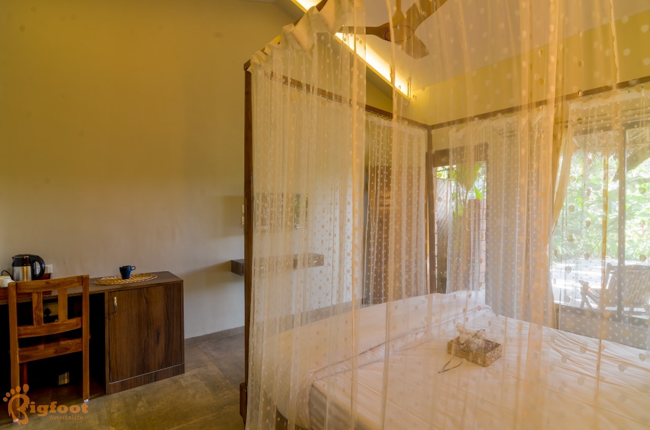 Jomo Resorts - Tap to explore photos