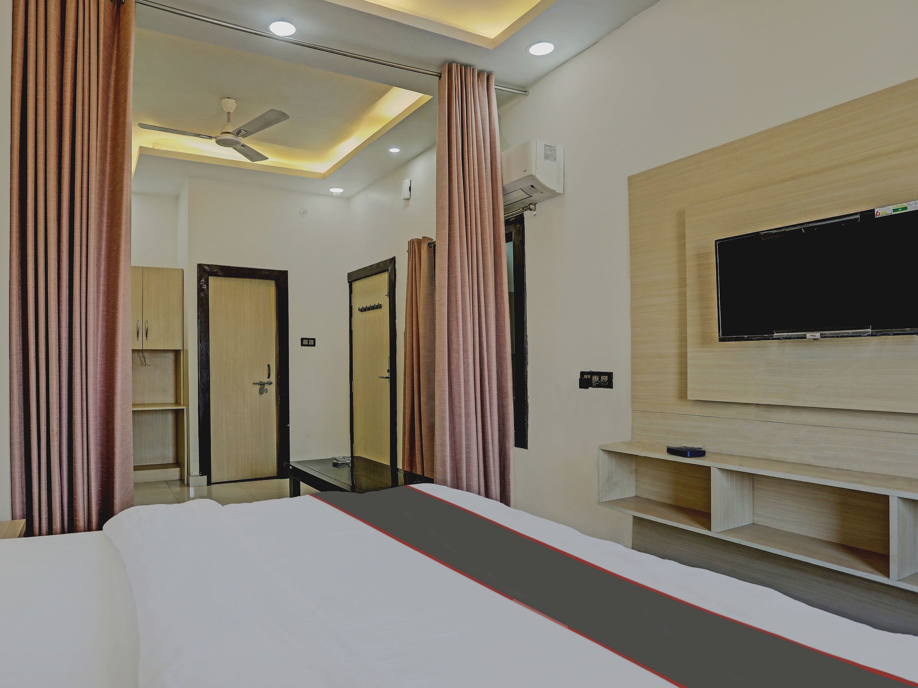 Hotel O S.N Sky Awadh - Tap to explore photos