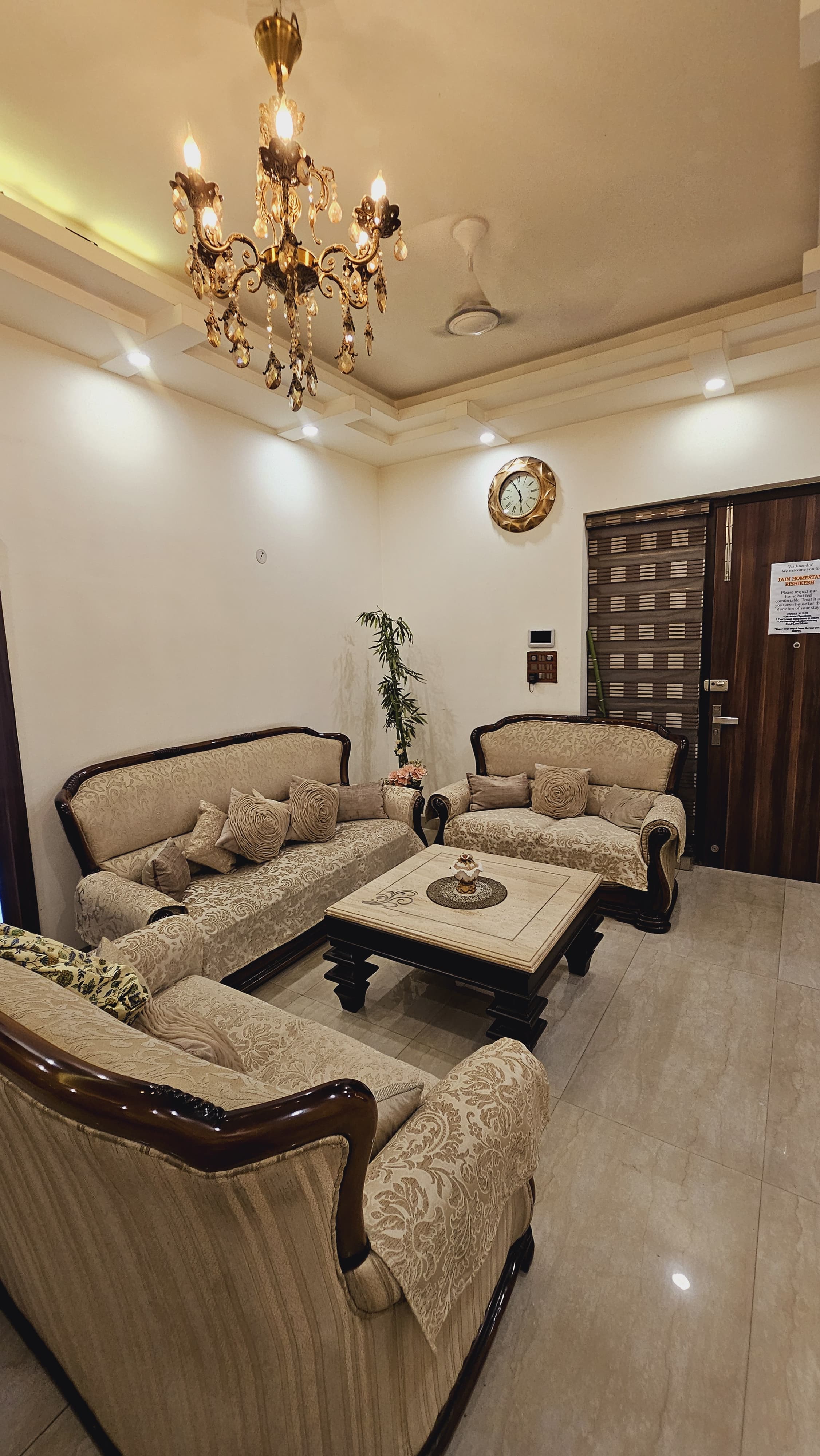 Bhagwan Shantinath Jain Homestay - Tap to explore photos