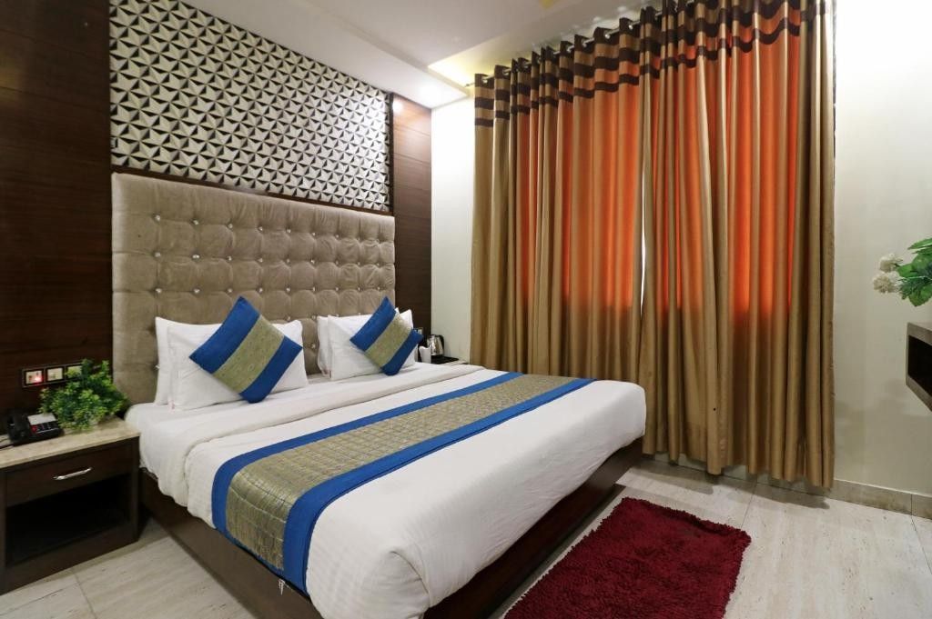 Mannat international near New Delhi railway station - Tap to explore photos