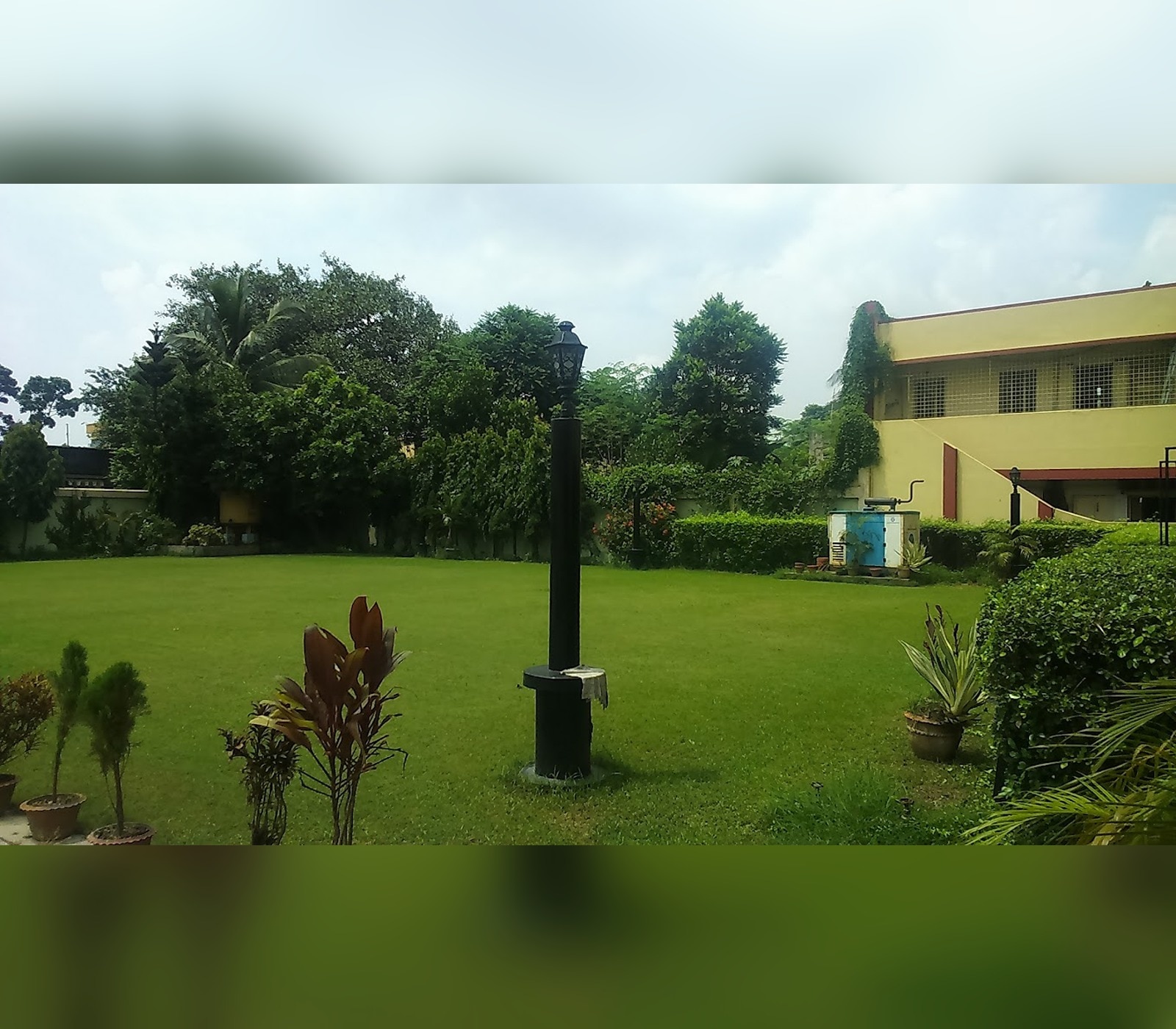 Hotel Sangam Berhampore - Tap to explore photos