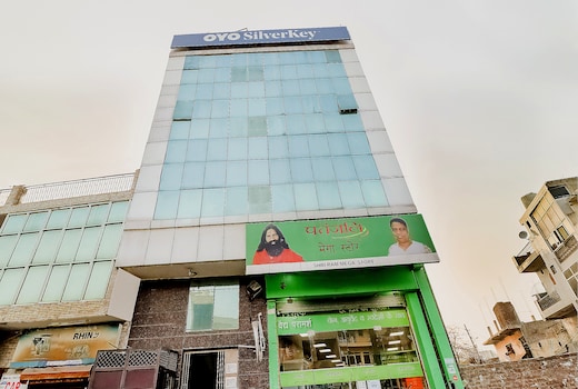 OYO Hotel Mannat Near Rithala Metro Station