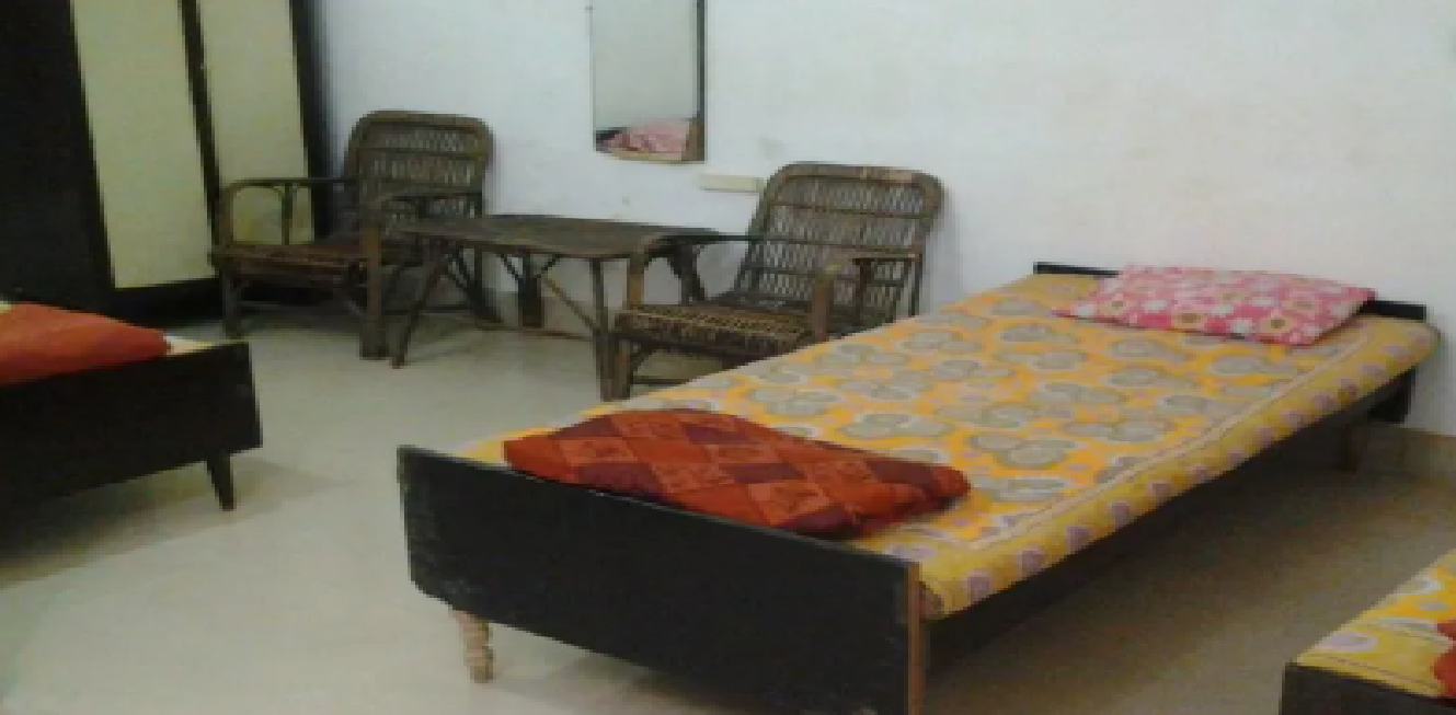 Hotel Manas - Tap to explore photos