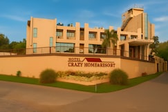 HOTELCRAZY HOME AND RESORT, Jalgaon