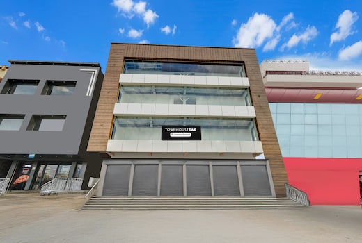 Super Townhouse OAK Owaisi Hospital Mailardevpally Formerly Tolkanti Arc