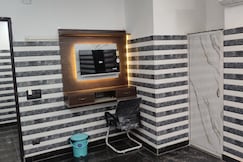 Shri Radhey BNB, Delhi