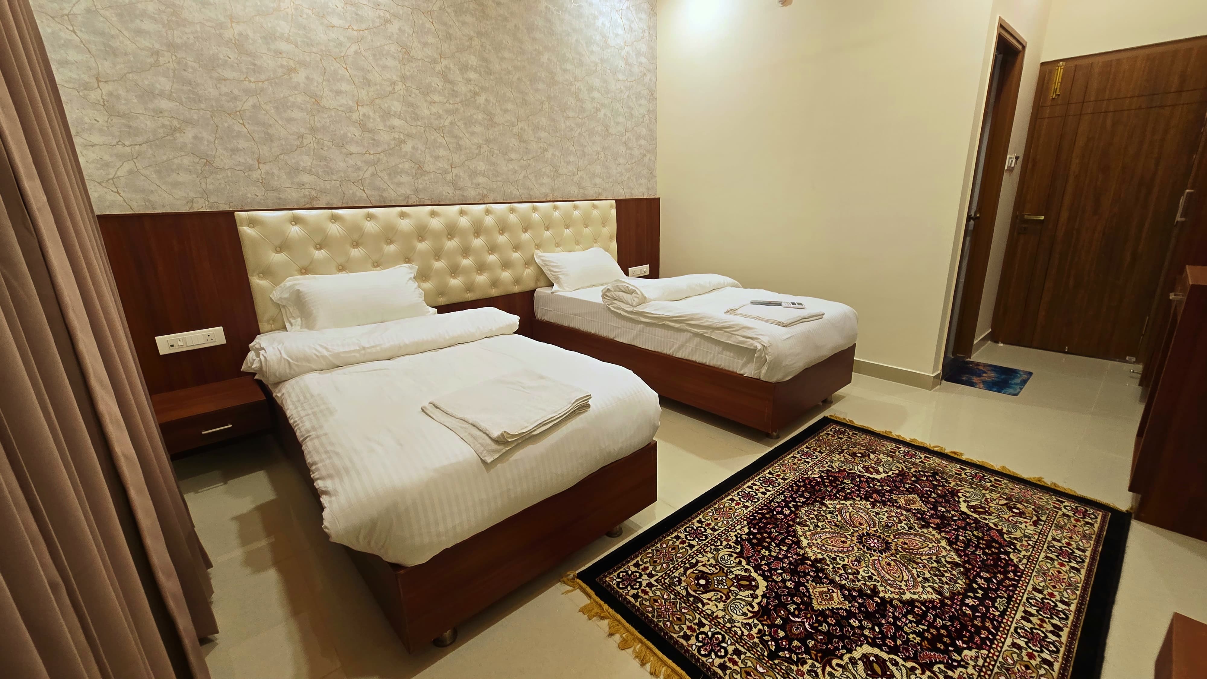 LakeWood Gardenia Boutique Hotel - Tap to explore photos