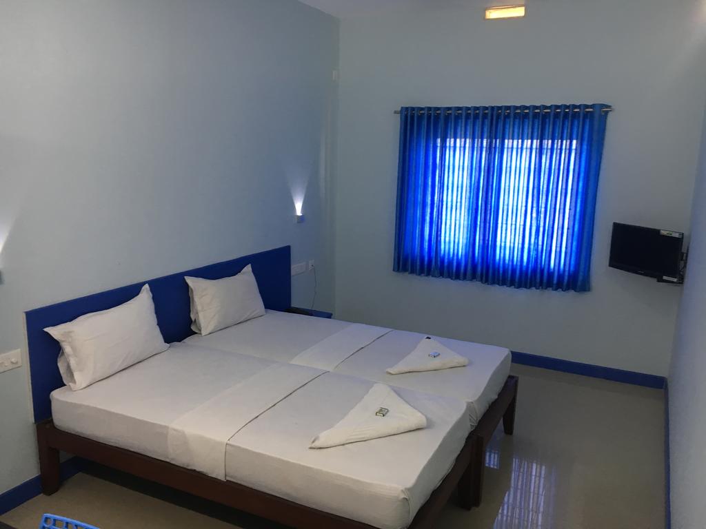Kalluvalappil Holiday Inn - Tap to explore photos