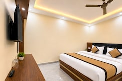 Hotel R.K. Palace near Banke Bihari Temple, Mathura