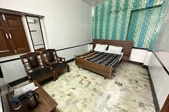 NEW ROYAL HOTEL, Delhi