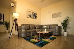 Skydeck Apartment |2BHK Near Taj by Homeyhuts, Agra