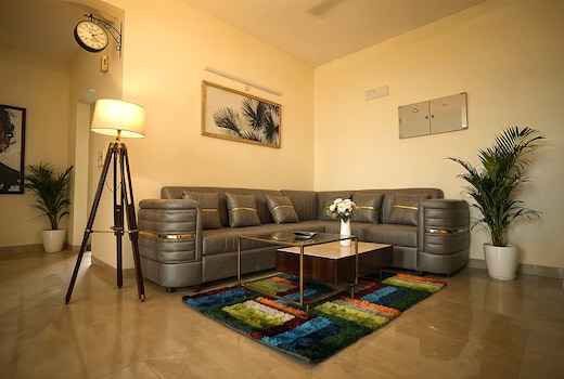 Skydeck Apartment |2BHK Near Taj by Homeyhuts