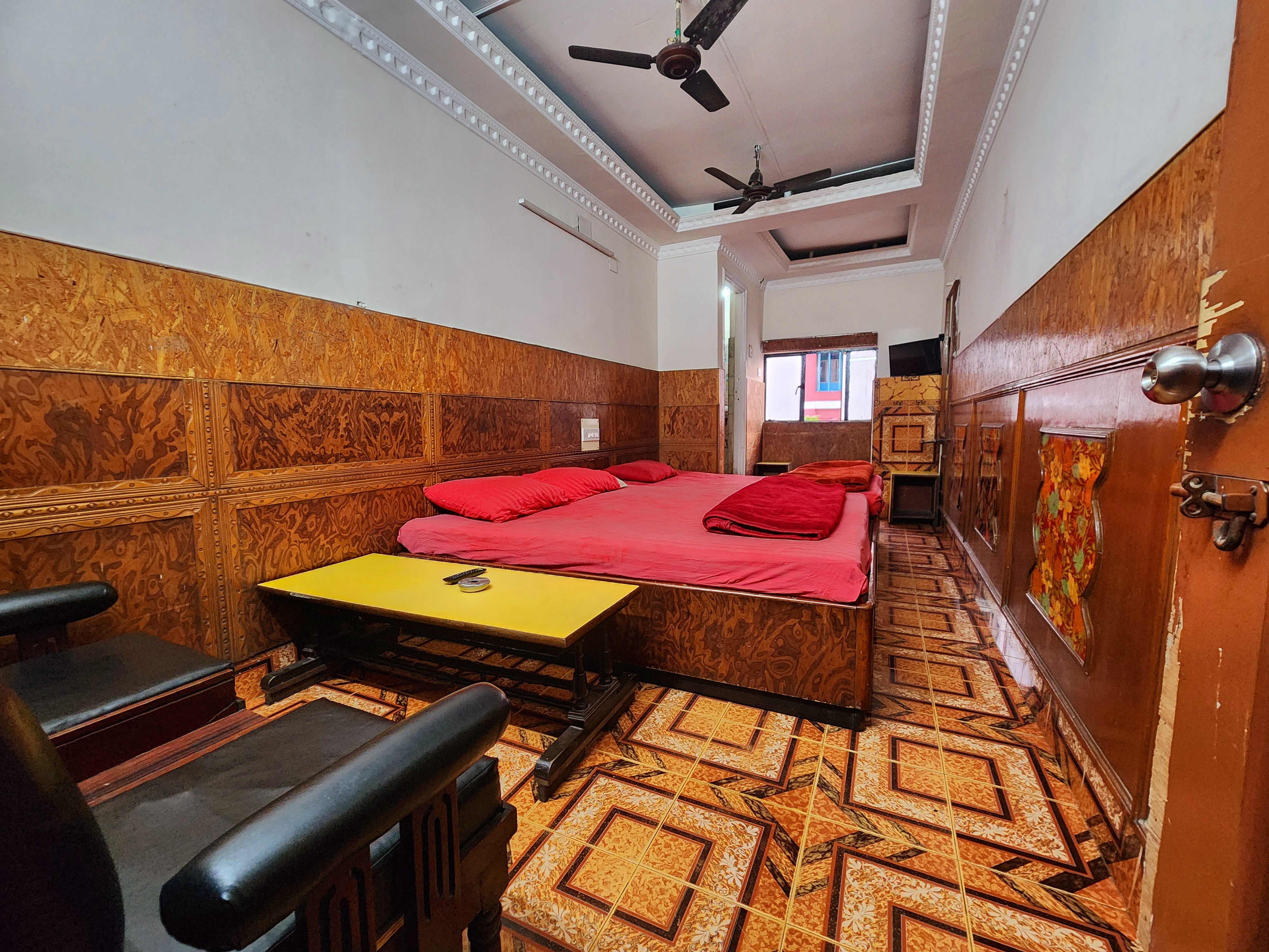 Meena Guest House - Tap to explore photos