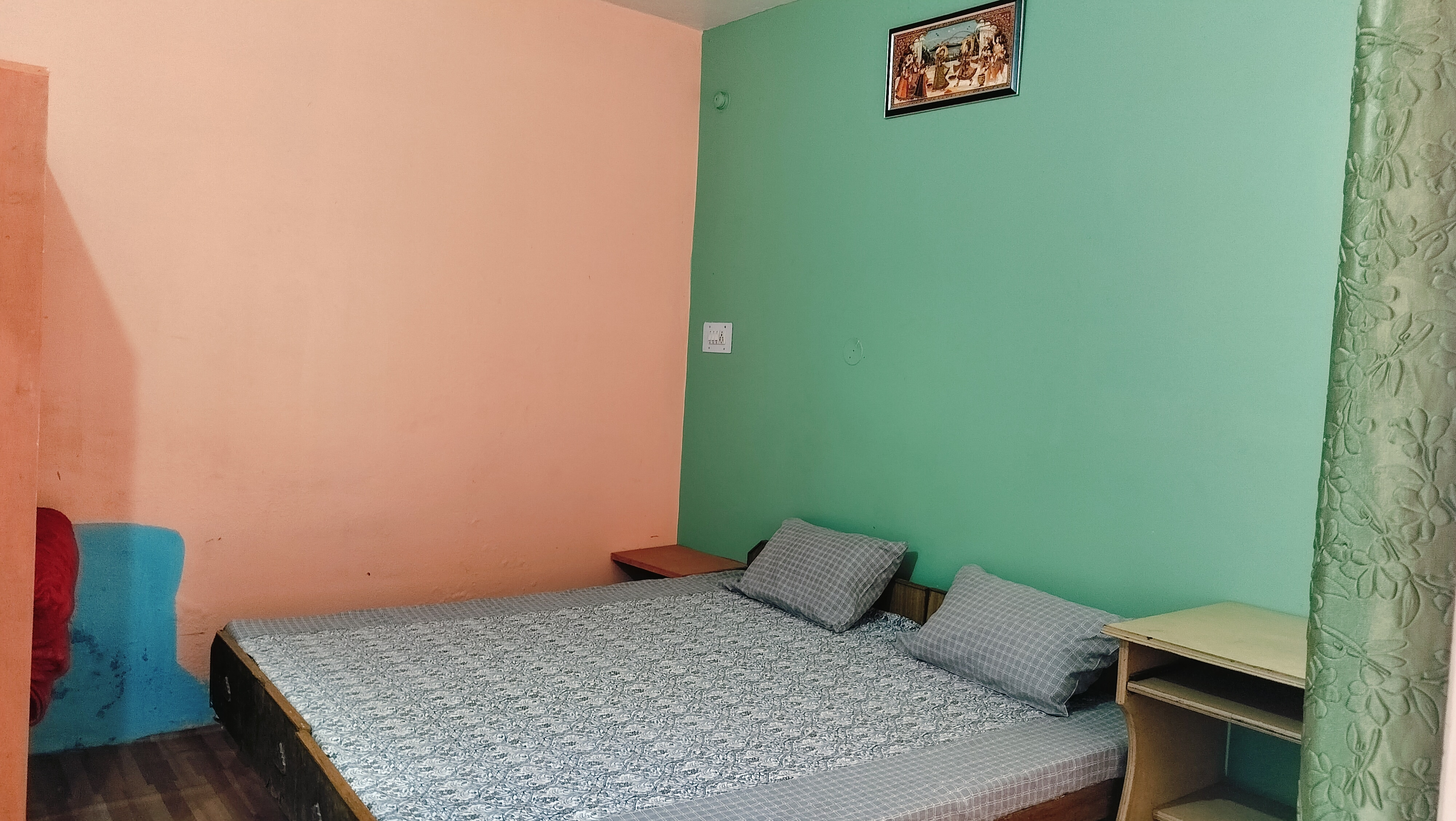 Swami Guest House - Tap to explore photos