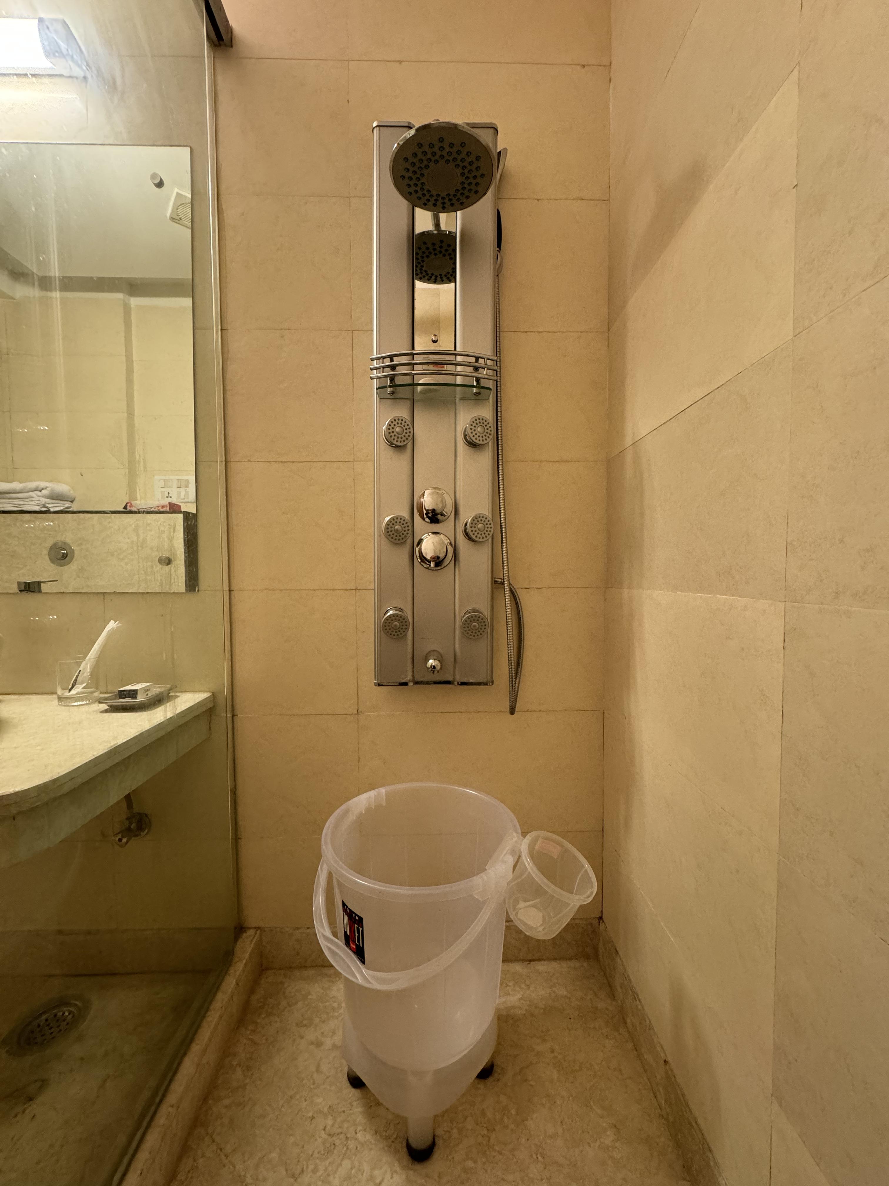 Lavish 3bhk Apartment near Mall road Kasauli - Tap to explore photos