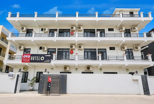 Super Hotel O Shimla Bypass Road ISBT Dehradun Formerly Benison Guest House