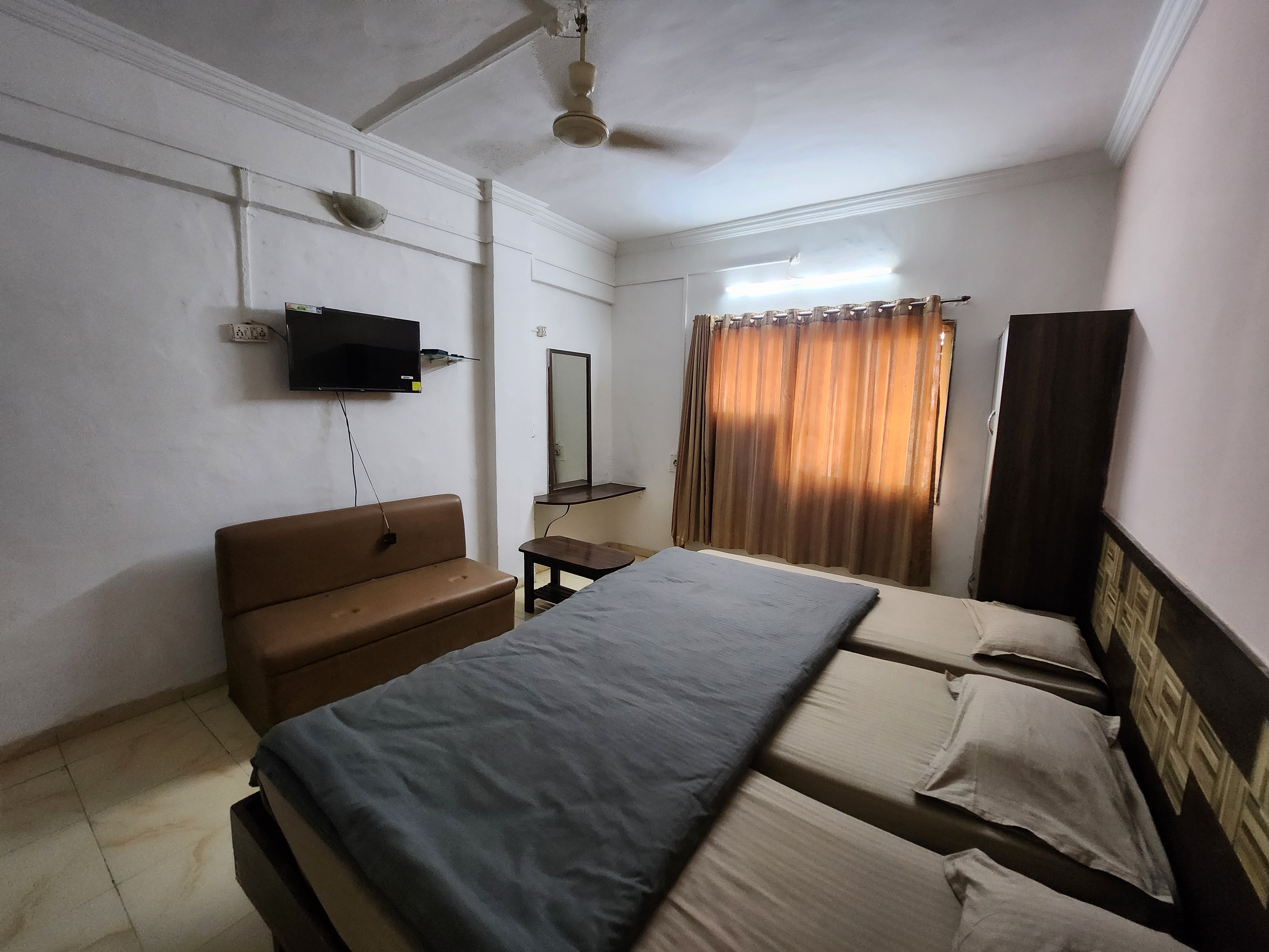 Hotel Saffronn 5