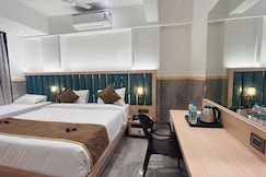 Hotel Signature, Thane