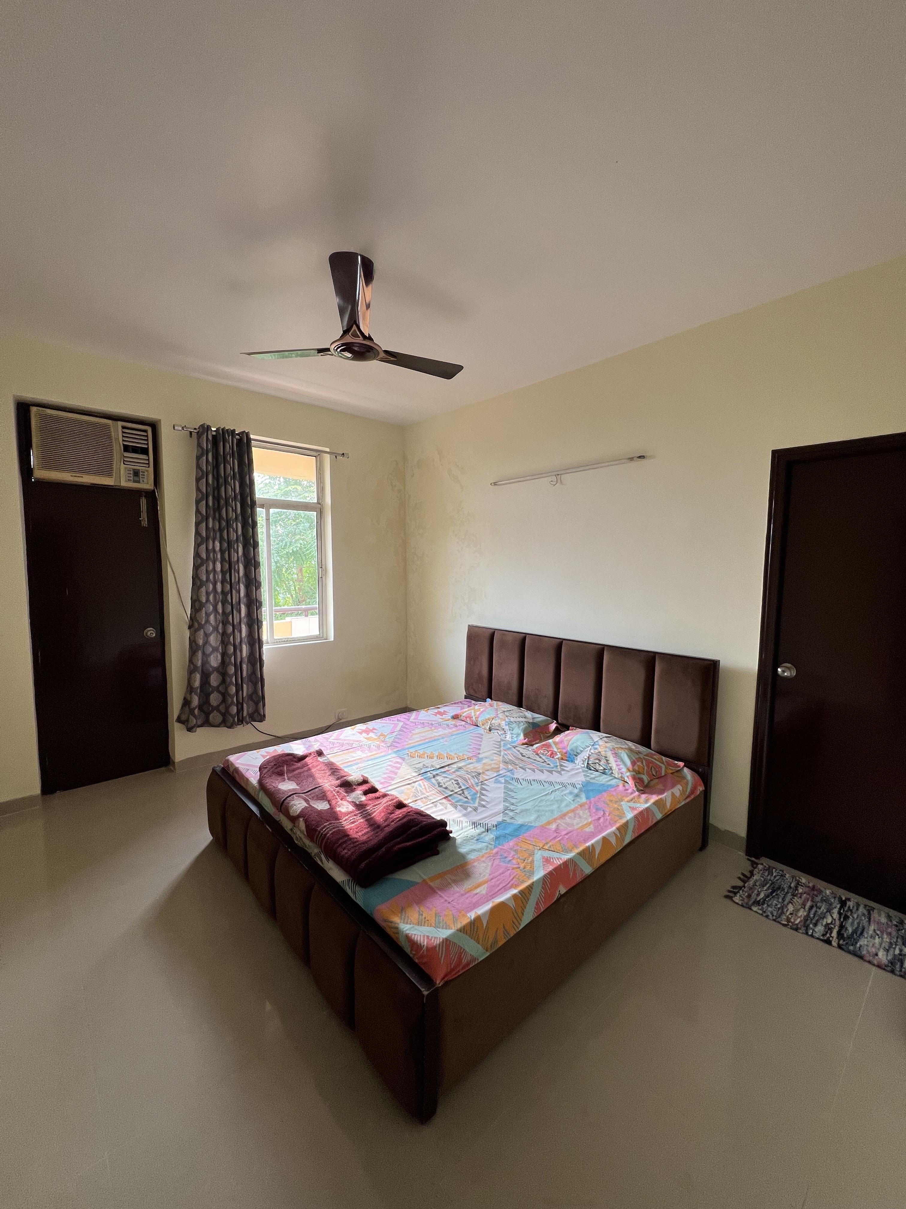 3BHK Apartment, Ansal town, Meerut - Tap to explore photos