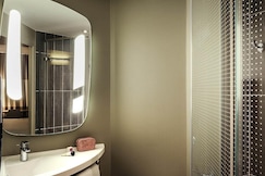 ibis Saint Quentin En Yvelines Velodrome, Yvelines