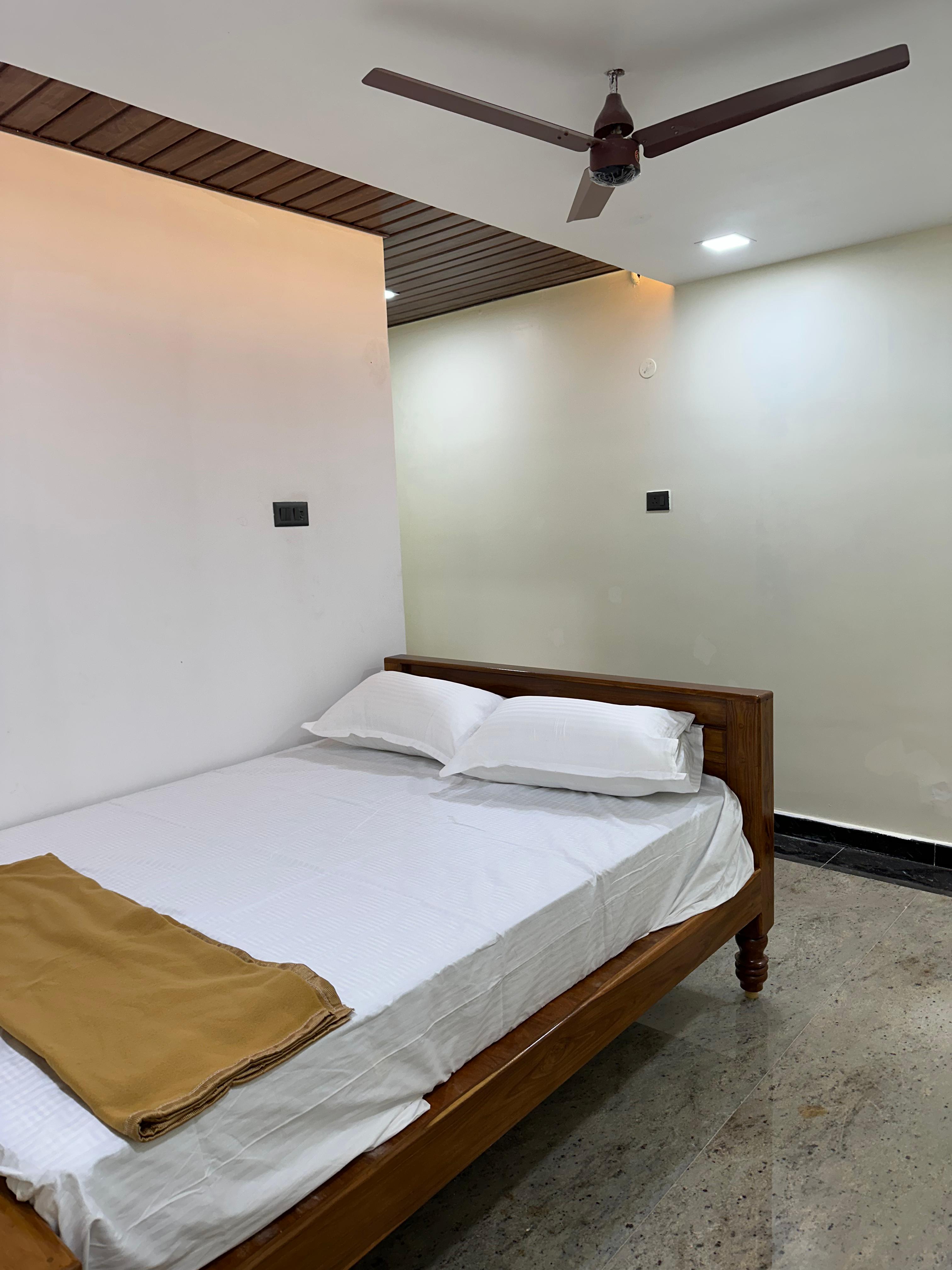 SUNRISE LUXURY ROOM STAY - Tap to explore photos