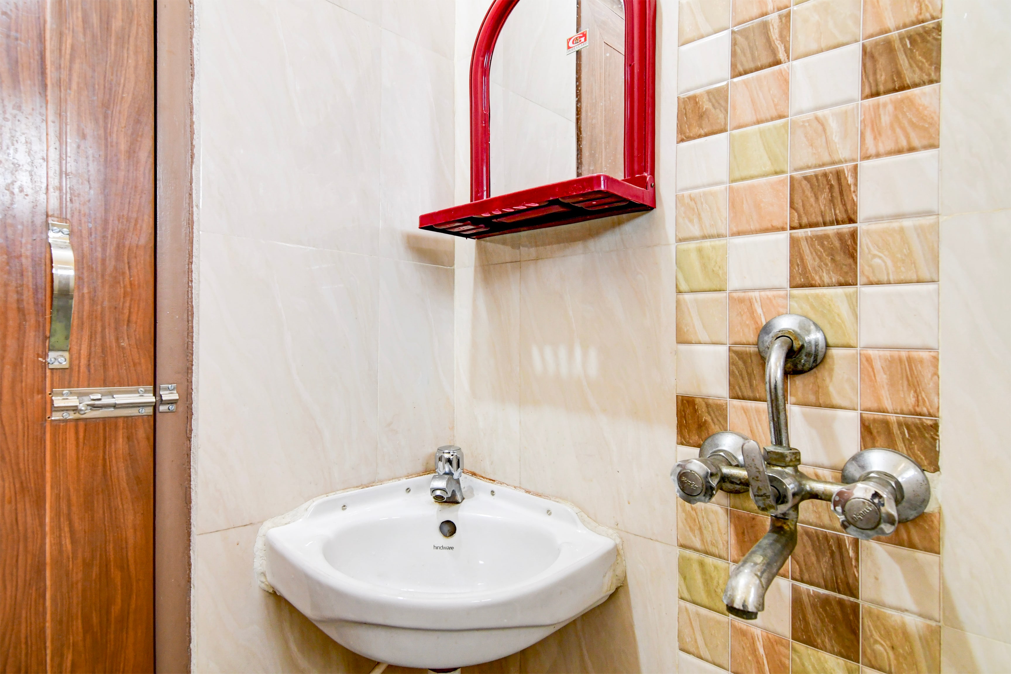 Hotel O Florence Guest House And Home Stay - Tap to explore photos