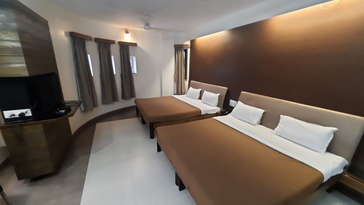 4 BED Room AC Room 1