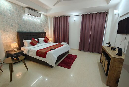 Fortune Home service Apartment 4Bhk J-45